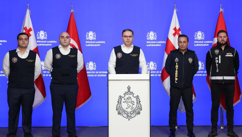 Daxili İşlər Nazirliyi – Türkiyə həmkarları ilə birgə keçirilən polis əməliyyatı nəticəsində 14 Türkiyə vətəndaşı saxlanılıb, onların arasında ağır və xüsusilə ağır cinayətlərdə ittiham olunanlar var