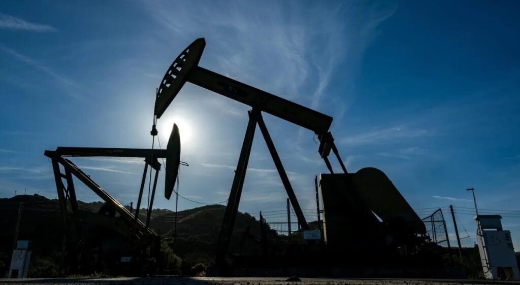 Beynəlxalq Enerji Agentliyinin üzvləri strateji ehtiyatlardan gündə 400 milyon barrel neft ayırmaq barədə razılığa gəliblər