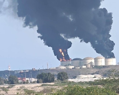 Omanın Salalah limanında yanacaq çənləri dronlarla bombalanıb