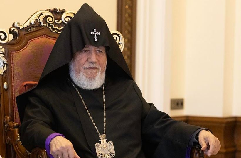По заявлению адвоката Католикоса всех армян Гарегина II, Следственный комитет Армении не разрешил Католикосу присутствовать на похоронах Илии II
