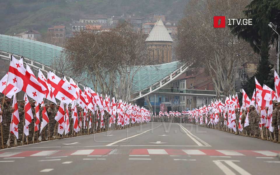 Corridor of tribute set up from Holy Trinity Cathedral to Sioni Cathedral [Photo/Video]