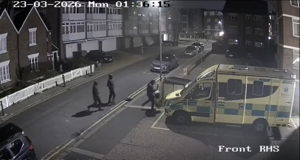 Londonda sinaqoqun yaxınlığında naməlum şəxslər yəhudi könüllü təşkilatına məxsus dörd təcili yardım avtomobilini yandırıblar