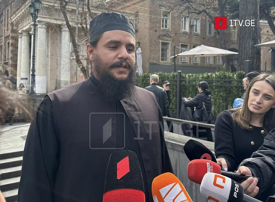 Foreign delegations arrive at Sioni Cathedral to honor Ilia II