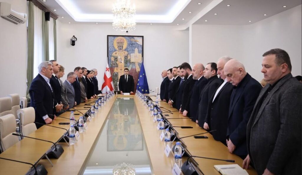 Խորհրդարանի բյուրոն մեկ րոպե լռությամբ հարգեց Իլիա II հիշատակը
