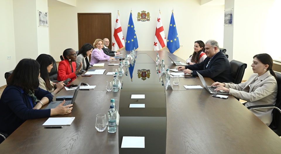 Health Minister meets with World Bank representatives