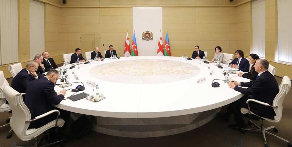 Қырҭтәыла аҧыза-министри Азербаиџьан ахадеи рнапхгарала, ирҭбаау аформатаҿы, ҩ-тәылак реиҳабырақәа рылахәылацәа реиҧылара мҩаҧган 