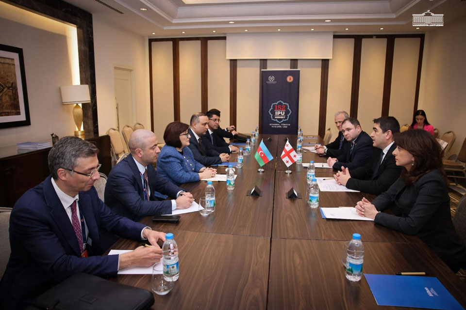 Speaker Papuashvili meets Chairperson of Azerbaijan's Milli Majlis at IPU Assembly in Istanbul