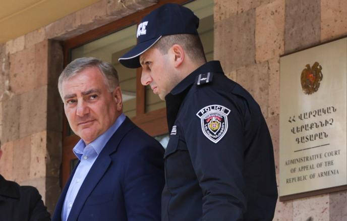 Ermənistan polisi Samvel Karapetyanın 17 tərəfdarını saxlayıb