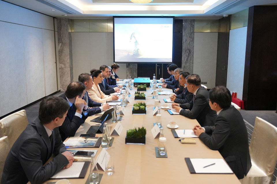 Economy Minister meets Geo-Jade Petroleum Corporation head