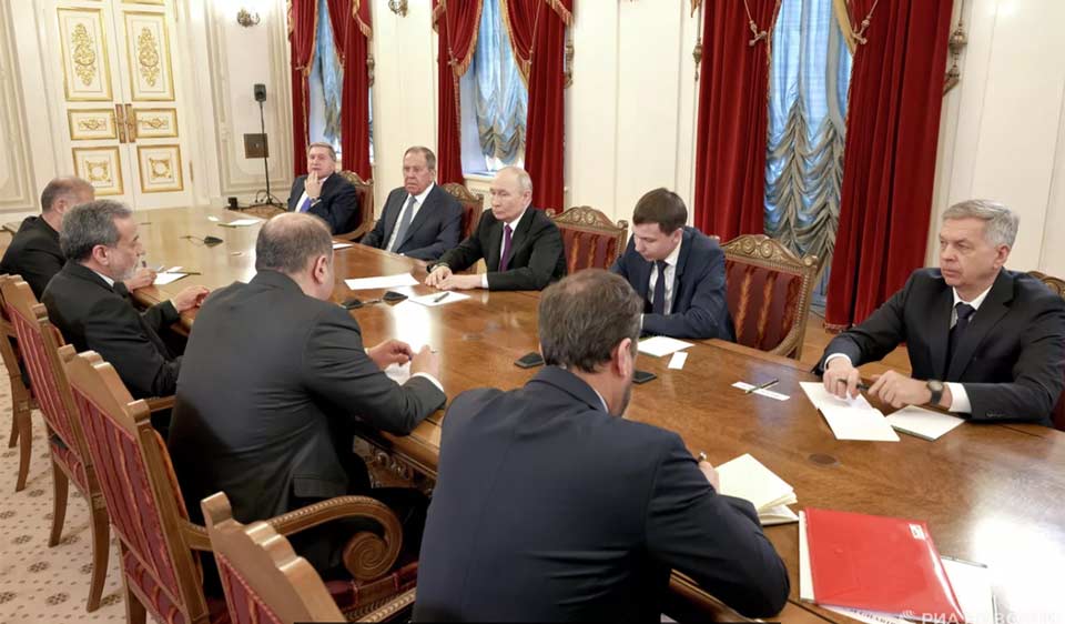 Vladimer Putin Abbas Arağçi ilə görüşüb