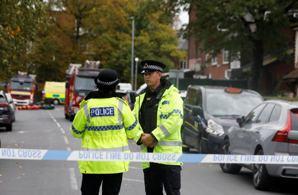 Londonun şəhərətrafı ərazisində hücum nəticəsində iki nəfər yaralanıb