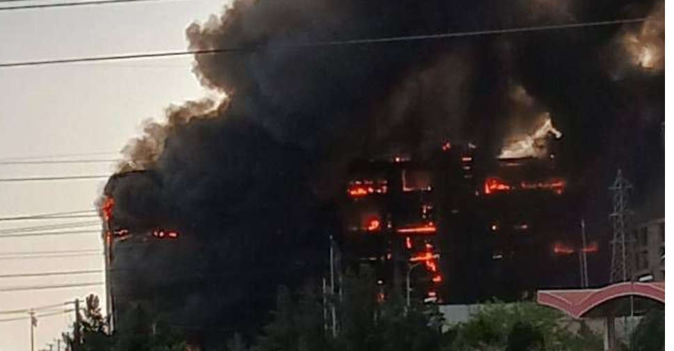 İranda bir ticarət mərkəzində baş vermiş yanğın nəticəsində ən azı 8 nəfər ölüb, 36 nəfər isə yaralanıb