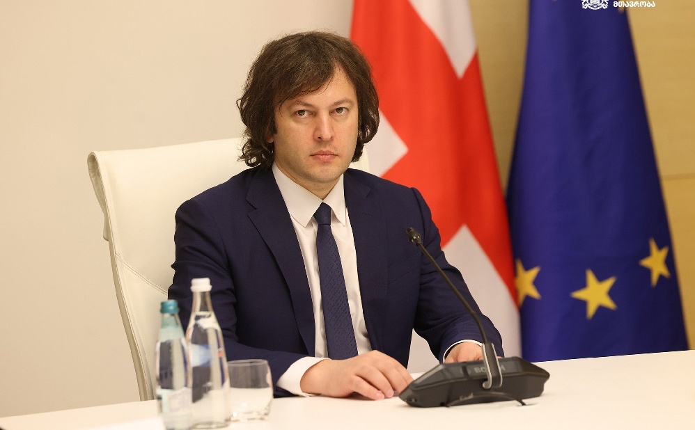 İrakli Kobaxidze bildirib ki, dövlətin məqsədi hətta konstitusion quruluşun zorla dəyişdirilməsinə yönəlmiş cəhdlərlə qarşılaşdıqda belə yüksək humanizm standartları ilə hərəkət etməkdir