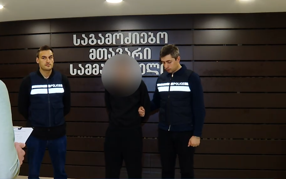 Polis Tbilisidə ağırlaşdırıcı şəraitdə törədilmiş qəsdən adam öldürmə ittihamı ilə iki nəfəri saxlayıb