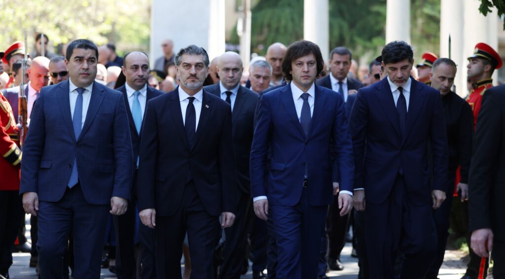 Mixeil Ğavelaşvili İkinci Dünya Müharibəsində həlak olanların xatirəsini ehtiramla yad edib