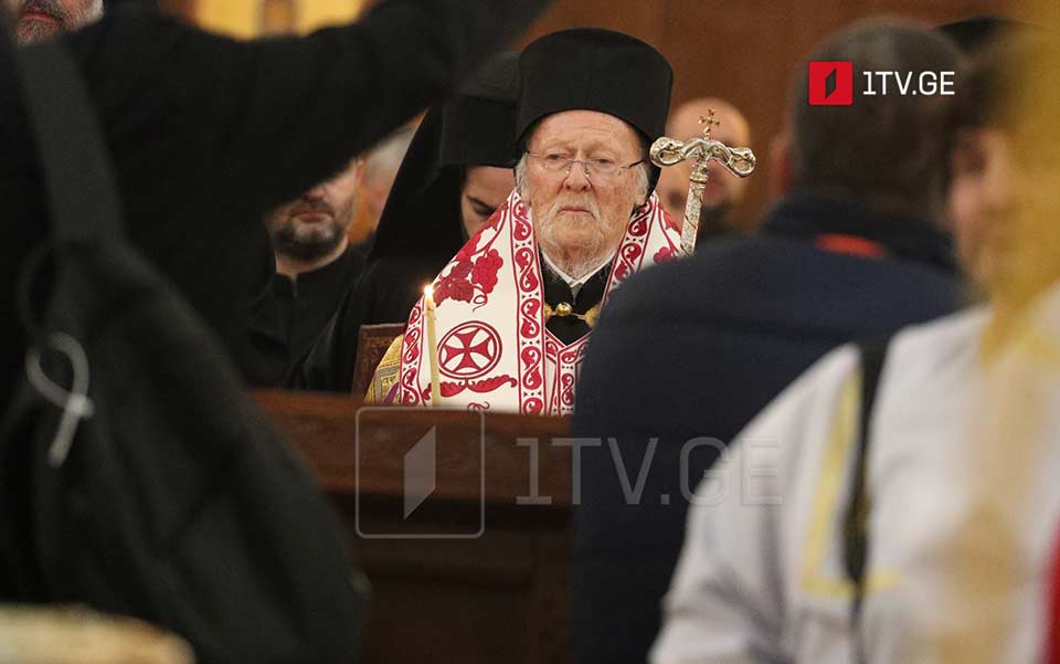 Æппæтдунеон Патриарх арфæ кæны Шио III-æмы  интронизацийы  фæдыл – кувæм, цæмæй уын уа æнтыстджын къухдариуæгад уæ иузæрдион дзуджы хæрзиуæгæн, гуырдзиаг нацийы сабырадæн