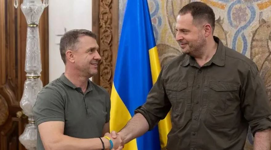 Sergey Rebrov-un Ukrayna Milli Komandasının keçmiş baş məşqçisi olduğu bildirilir ki, Andrey Yermak üçün təyin edilmiş girovun bir hissəsini — 30 milyon qrivnanı ödəyib
