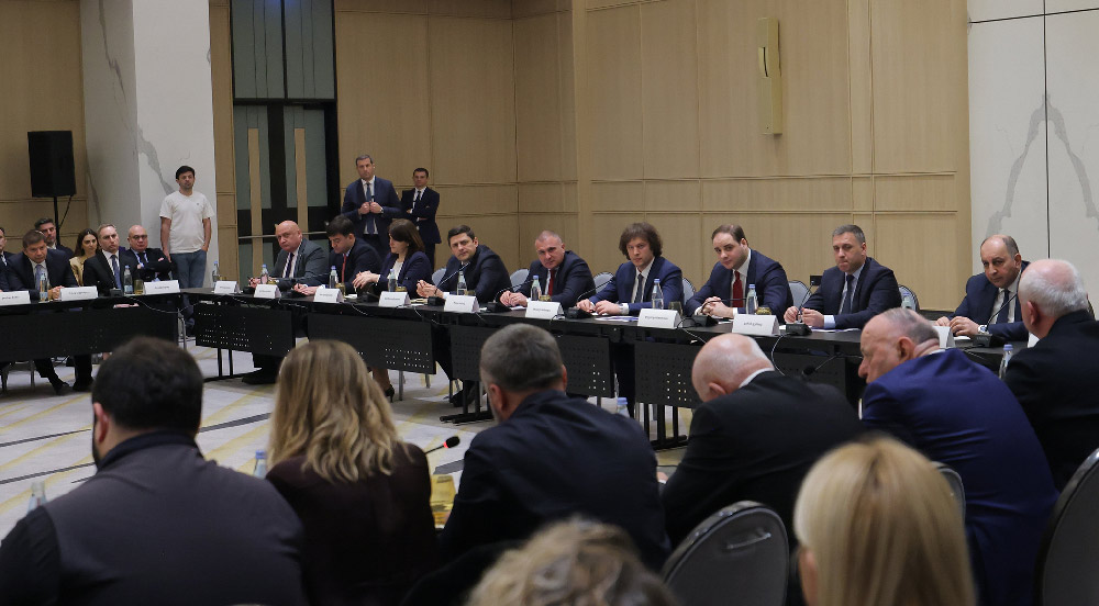 PM Kobakhidze meets construction companies and commercial banks to discuss amendments to infrastructure regulations