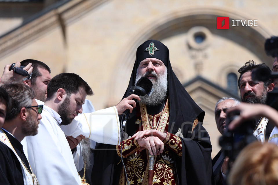 Շիո Երրորդ – Թող Տերը մեզ շնորհ տա հոգ տանել ընտանեկան արժեքների պաշտպանության մասին, մենք չպետք է հրաժարվենք օրենսդրությունից, ինչպես ոմանք մեզ կոչ են անում անել, այլ պետք է ամրապնդենք այն