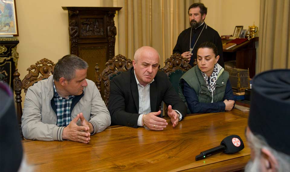 Диушен исиндром змоу ахәыҷы иаб  - Апатриархи ҳареи ҳаиҧылара алҵшәа ахылҵуеит ҳәа сгәы иаанагоит, иара даҳзыӡырҩын, ишиҳәаз ала, ари апроблема аӡбара зылшо  ауаа драцәажәоит 