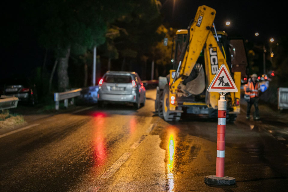 Tbilisi miqyasında zədələnmiş yol infrastrukturu yaxın vaxtlarda, gecə saatlarında qaydaya salınacaq