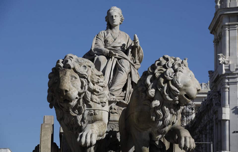 Madriddə Fuente de Cibeles fəvvarəsi Gürcüstan bayrağının rənglərində işıqlandırılacaq