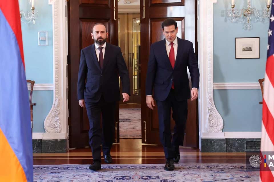 Հայկական լրատվամիջոցներ - Մարկո Ռուբիոն Արարատ Միրզոյանի հետ փոխըմբռնման հուշագիր կստորագրի Երևանի օդանավակայանում և իրականում չի լքի օդանավակայանը
