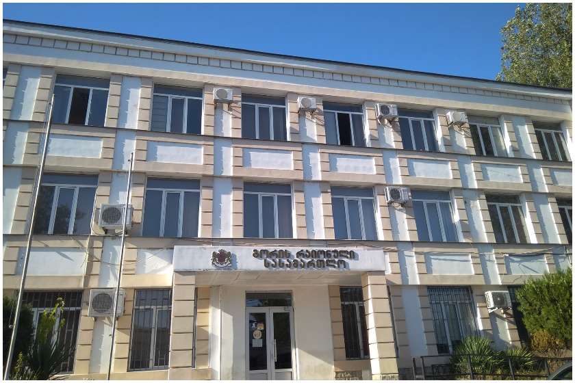 Qori Rayon Məhkəməsi vəzifə səlahiyyətlərindən sui-istifadə etməkdə təqsirləndirilərək saxlanılan polislər barəsində qətimkan tədbiri olaraq həbs qərarı çıxarıb