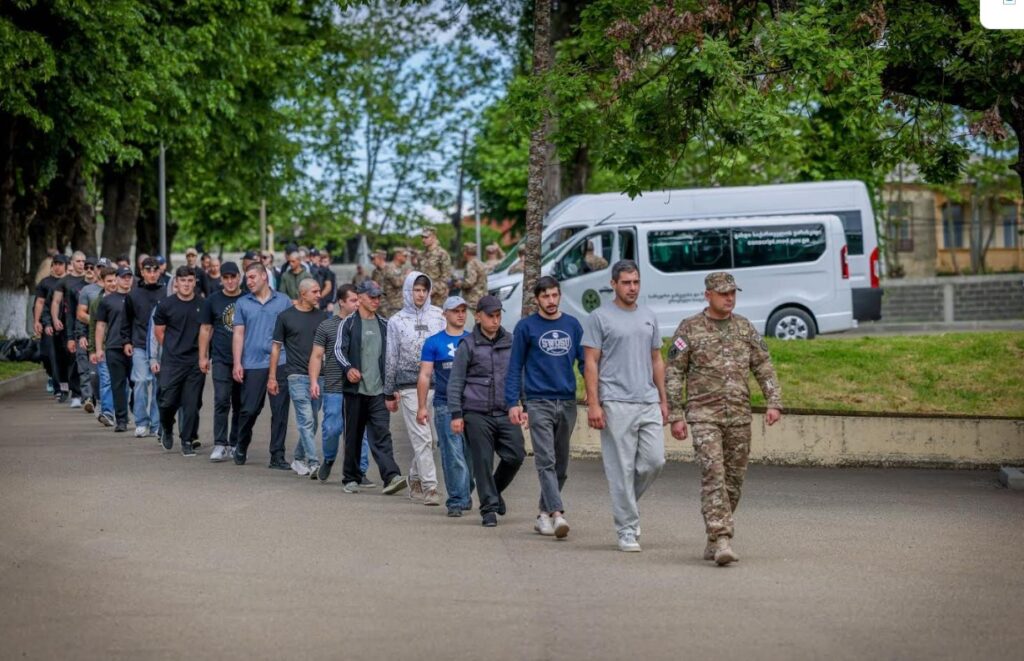 Региональный центр призыва и рекрутирования Кахетии принял новую группу призывников