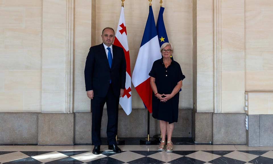Gürcüstanın müdafiə naziri İrakli Çikovani Parisdə fransalı həmkarı Ketrin Votren ilə görüşüb