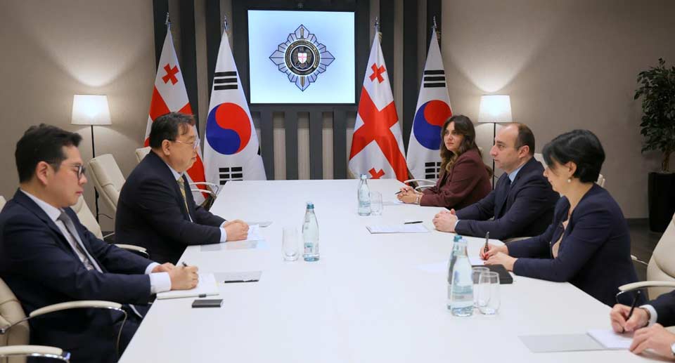 SSSG Head meets with Korean Ambassador