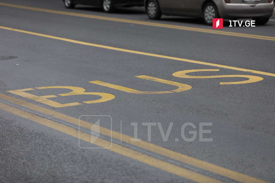 Delivery vehicles to be allowed night-time use of bus lanes to ease traffic