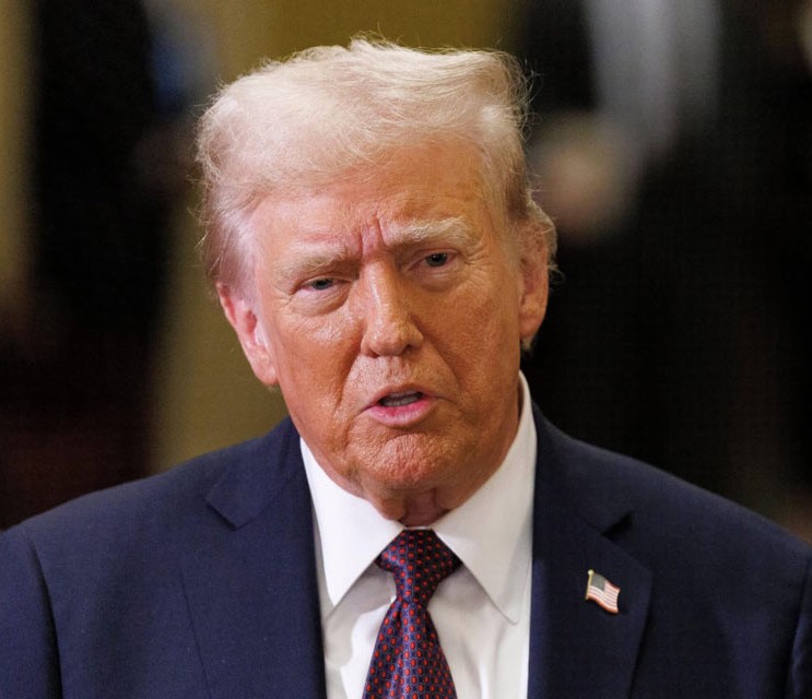Donald Tramp Konqres “Amerikanı Xilas Etmək Aktı”nı qəbul edənədək iki partiyanın dəstəklədiyi mənzil qanunvericiliyini imzalamağı təxirə salıb