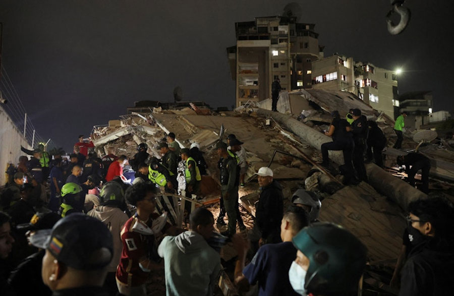 Venesuelada iki güclü zəlzələ və təkrar təkanlar dağıntıya səbəb olub, ilkin məlumatlara əsasən, ən azı 32 nəfər həlak olub, 700 nəfər isə yaralanıb
