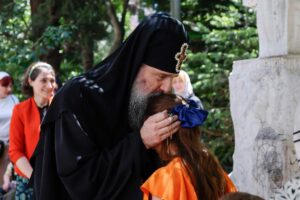 Catholicos-Patriarch hosts pupils, teachers and parents of #202 Public School
