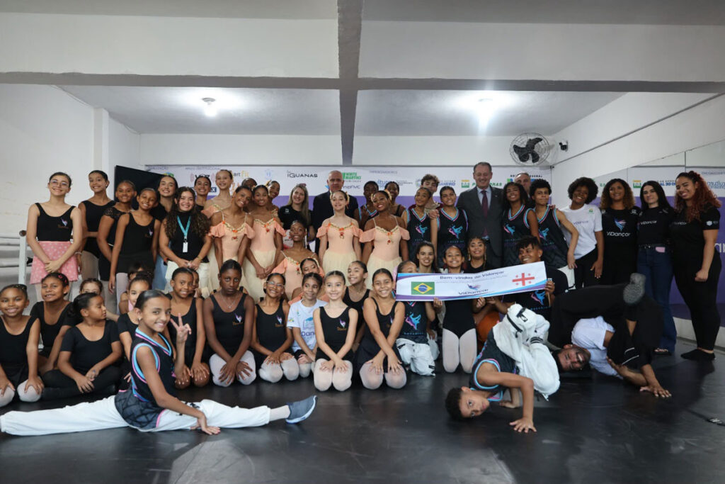 Deputy Culture Minister visits Rio de Janeiro ViDançar Dance School
