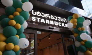 В Тбилиси официально открылся первый Starbucks