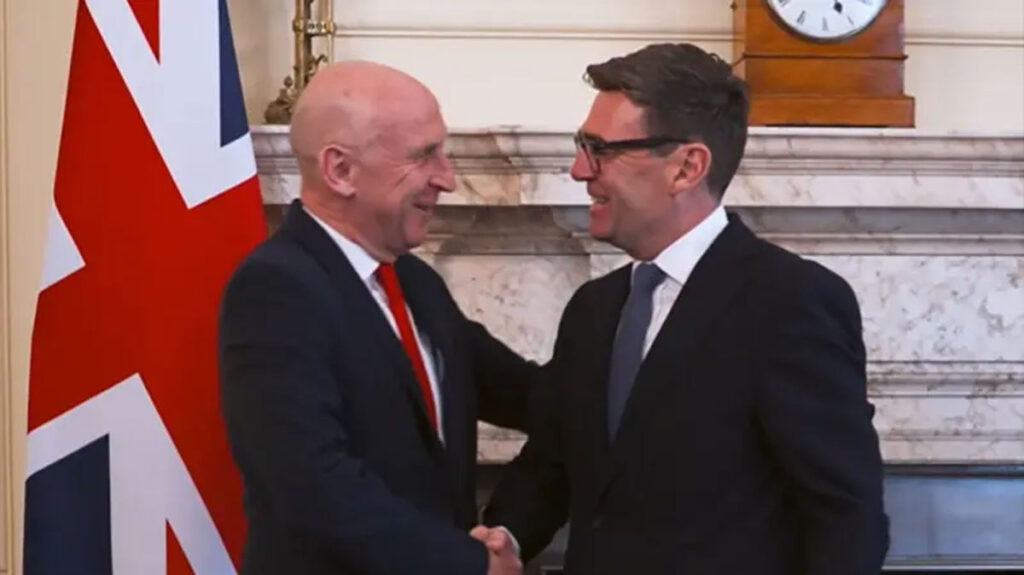 Böyük Britaniyanın yeni Baş naziri kabinet üzvlərini təsdiqləyib