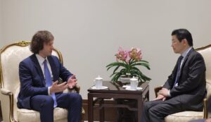 Իրակլի Կոբախիձե – Սինգապուրի վարչապետ Լոուրենս Վոնգի հետ հանդիպման ժամանակ զրույցը շոշափեց մեր երկրների միջև աճող գործընկերությունը և երկկողմ կապերի հետագա խորացման հնարավորությունները