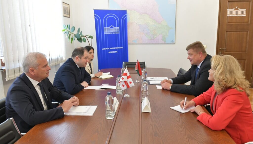 Foreign Relations Committee Chair meets Ambassador of Belarus