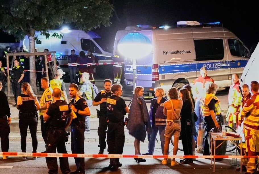 Berlin meri – Bir çox insan bu şəhərin rəngarəngliyini, dünyaya açıqlığını və bəli, sevgisini də qeyd edirdi, Berlin, azadlıq şəhəri olaraq daha da güclənməyə davam edir
