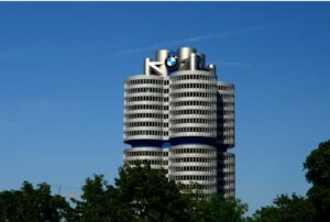 Politico – Գերմանական ավտոարտադրող BMW-ն նախատեսում է մինչև 8000 աշխատատեղ կրճատել մինչև 2027 թվականի վերջը