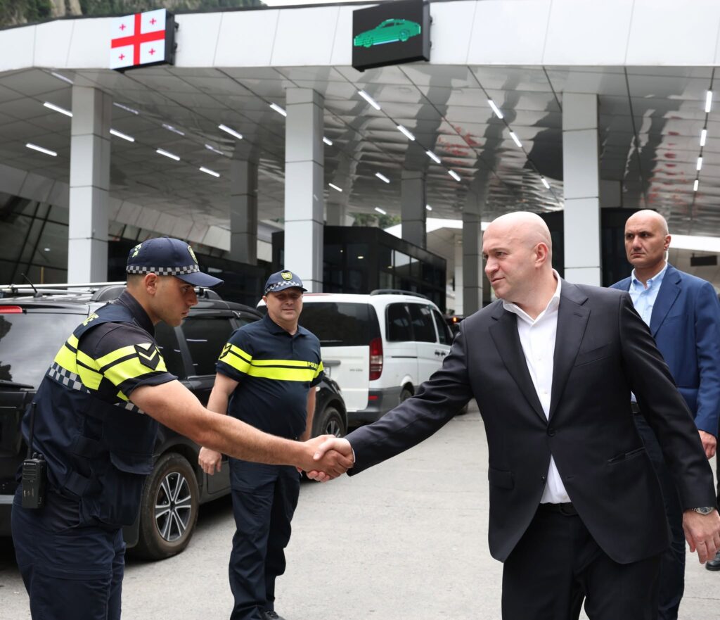 Sulxan Tamazaşvili Nazirliyin Ğazbeqi və Qudauridə yerləşən bölmələrində olub
