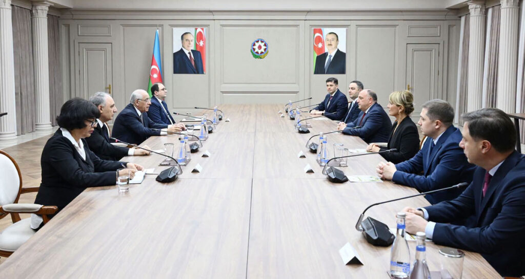 Qiorqi Qvarakidze Azərbaycanın baş naziri Əli Əsədovla görüşüb