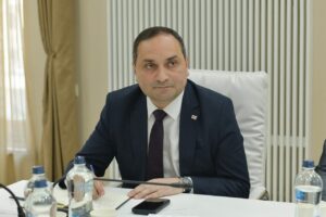 Звиад Габисония — Обучение в государственных университетах является бесплатным, первые два семестра стоимость полностью и безусловно покрывает государство, для сохранения 100%-ного финансирования студент должен набрать более 80% кредитов