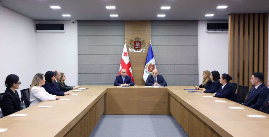 Sulxan Tamazaşvili İnsan Hüquqlarının Müdafiəsi və Hüquq Departamentlərinin əməkdaşları ilə işgüzar görüş keçirib