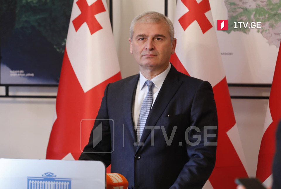 İrakli Kadaqişvili – “Milli Hərəkat”da hər şey Saakaşvilinin eqosu ətrafında fırlanır, o, partiyaya öz eqosu ilə tam üst-üstə düşəcək bir lider gətirməyə çalışır