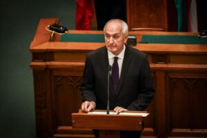 Հունգարիայի խորհրդարանը նոր նախագահ է ընտրել Անդրաշ Բակային