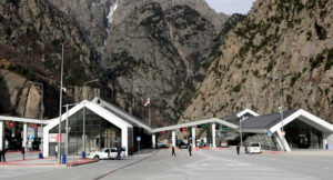 Դևդորակի կիրճում տրանսպորտային միջոցների տեղաշարժի սահմանափակումը հանվել է, և Դարյալի սահմանային անցակետը շարունակում է գործել սովորականի պես