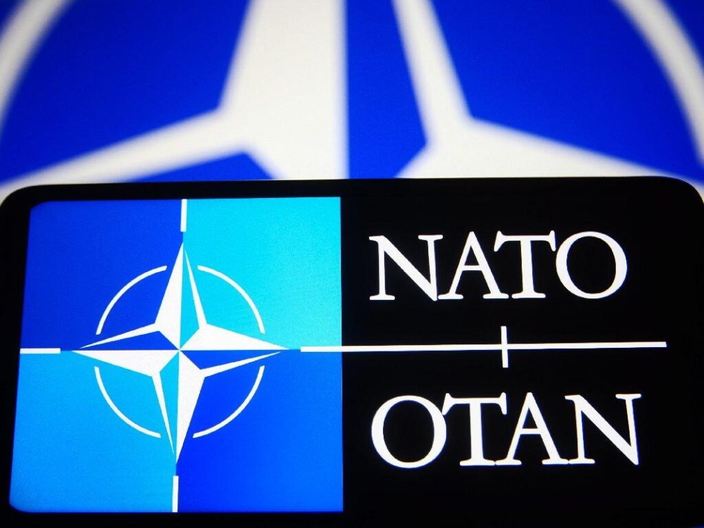 NATO-da bildirirlər ki, alyans müttəfiqlərin ərazisini və xalqını qorumaq üçün hər hansı mümkün təhdidə cavab verməyə 24/7 rejimində hazırdır